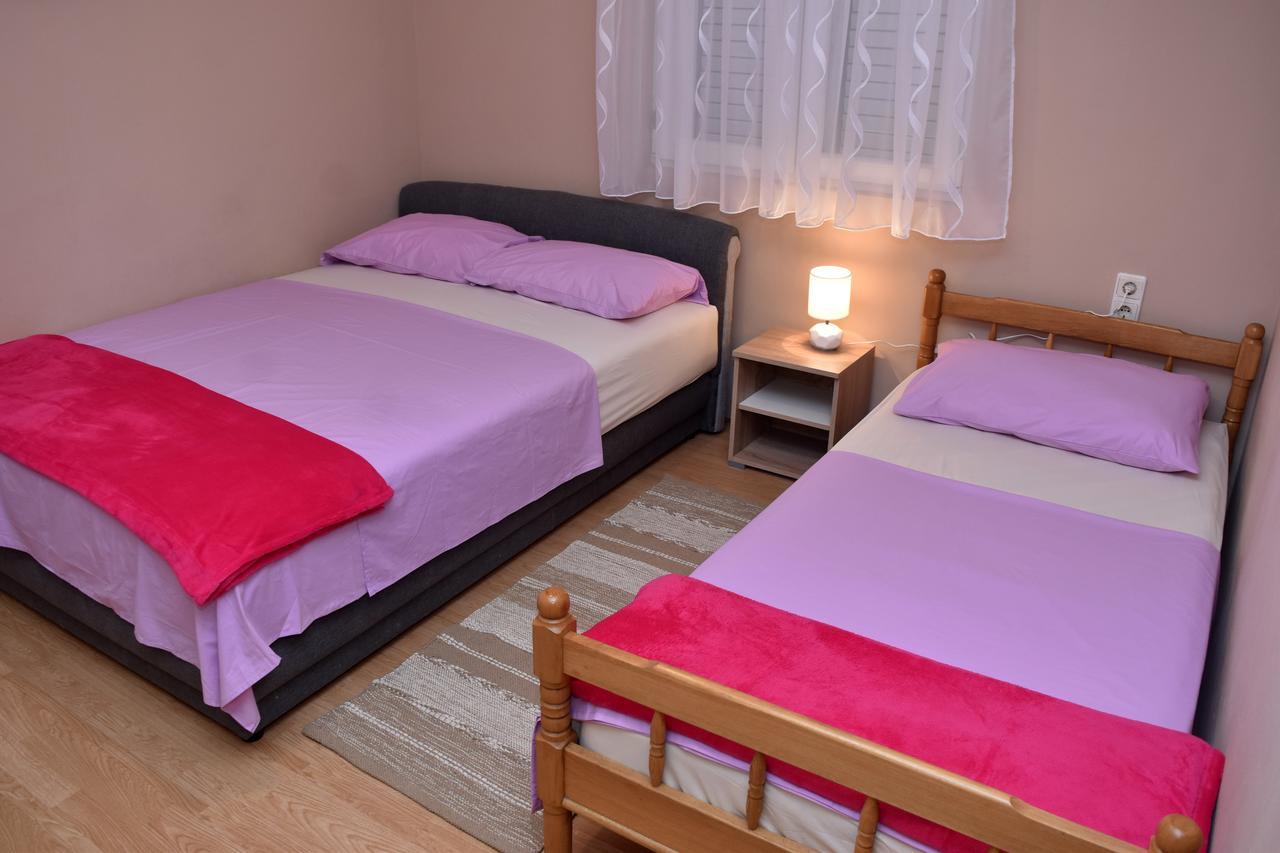 Apartments Oresic Vir Exterior foto